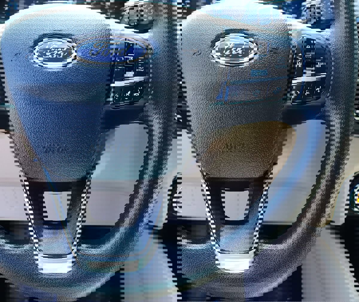 Used 2022 Ford Escape SE image 54