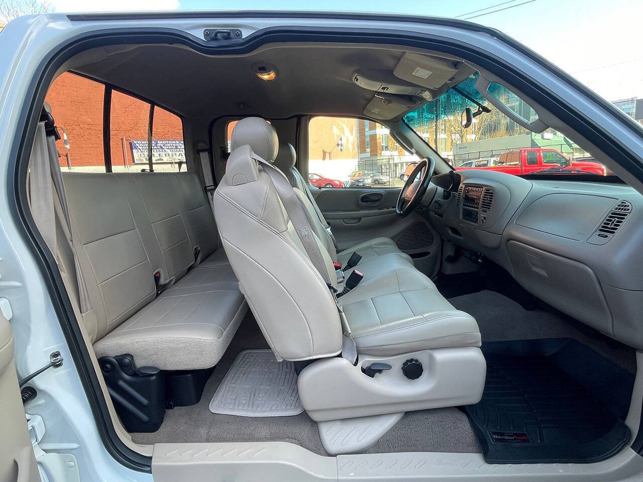 Used 2003 Ford F150 Lariat RWD image 23