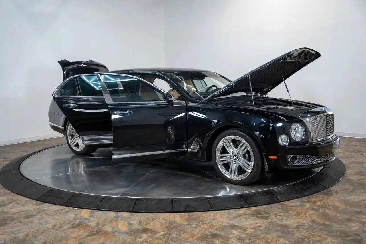 Used 2011 Bentley Mulsanne RWD image 25