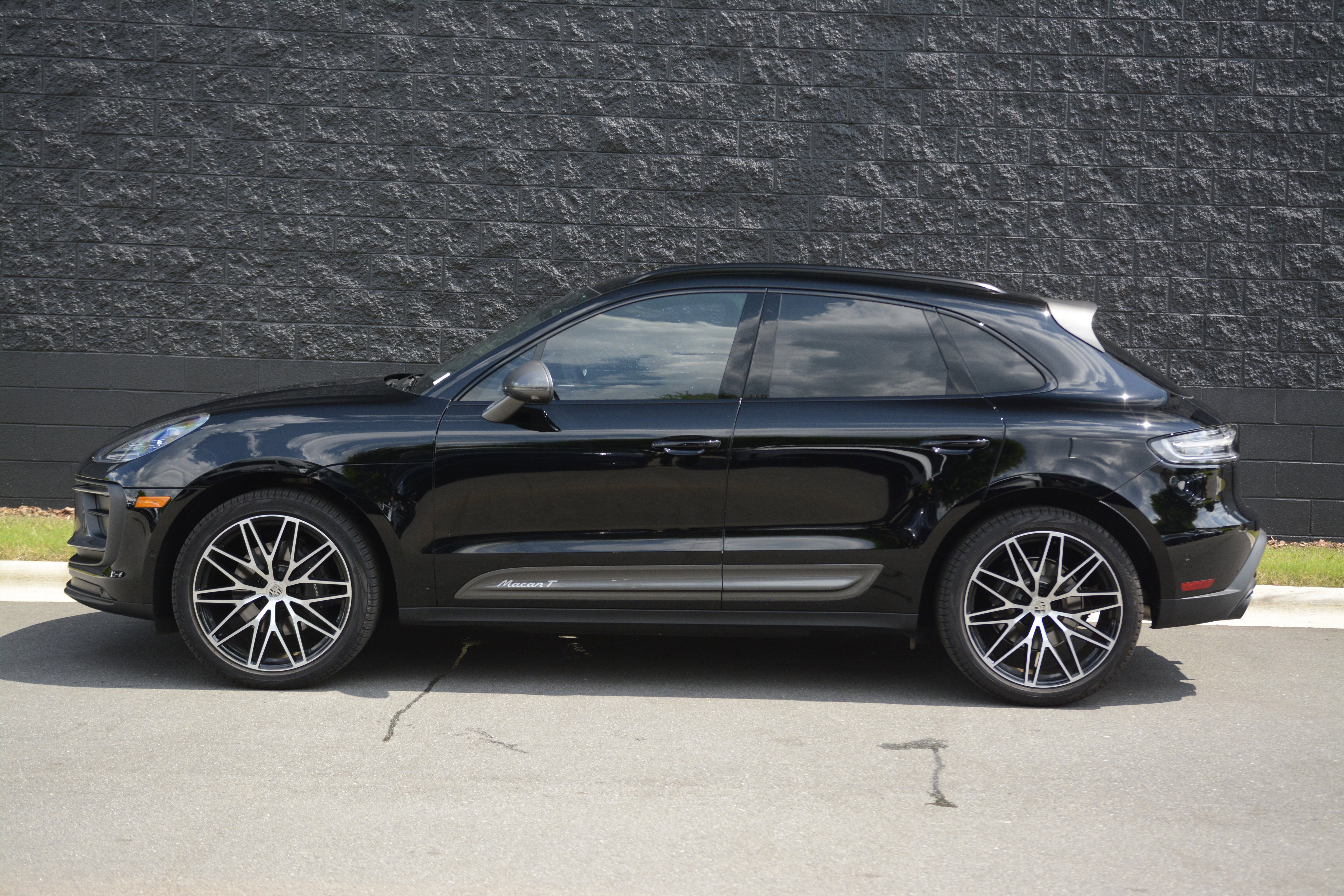 Certified 2026 Porsche Macan Turbo AWD/4WD image 2