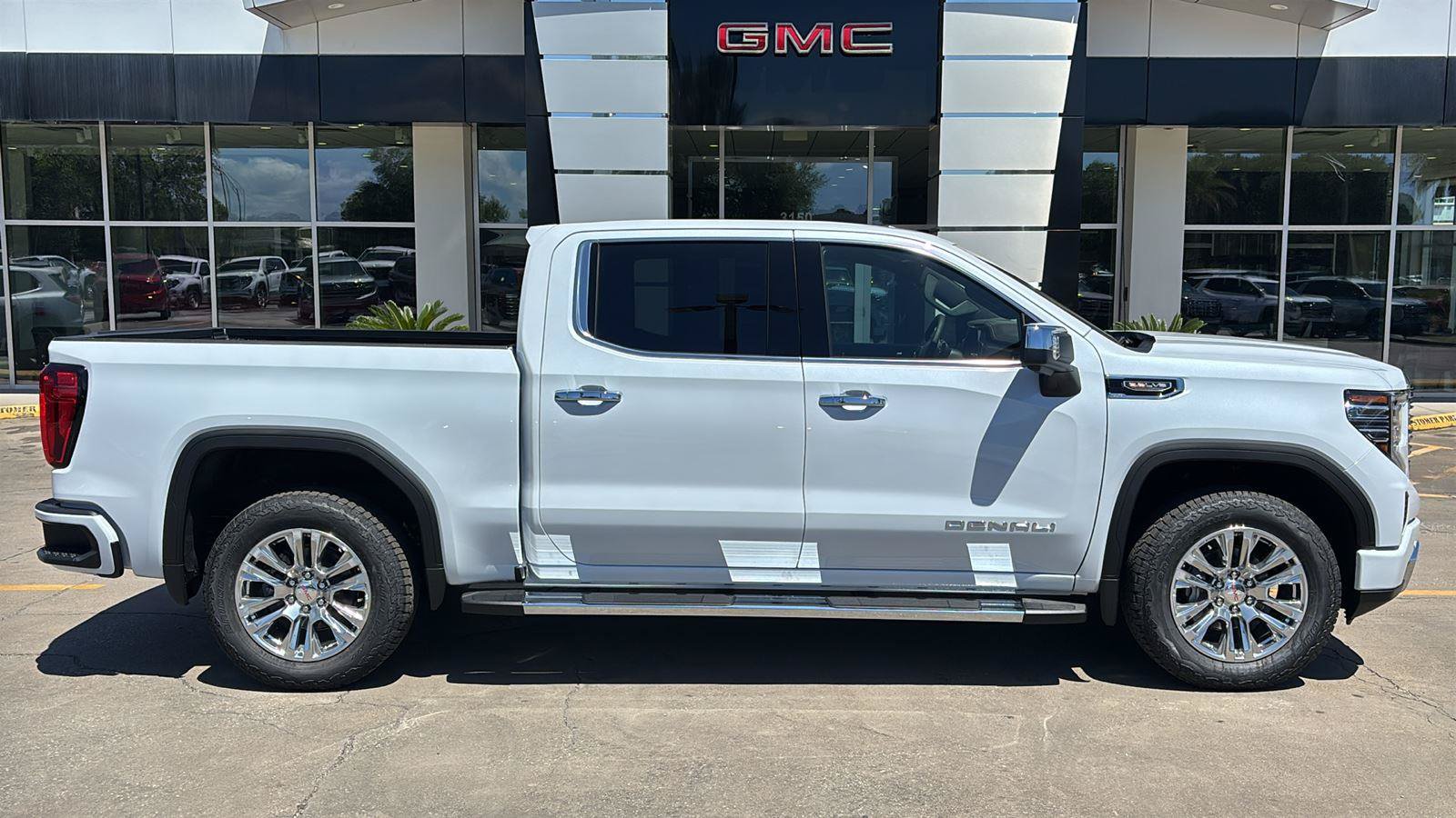 New 2026 GMC Sierra 1500 Denali AWD/4WD image 9
