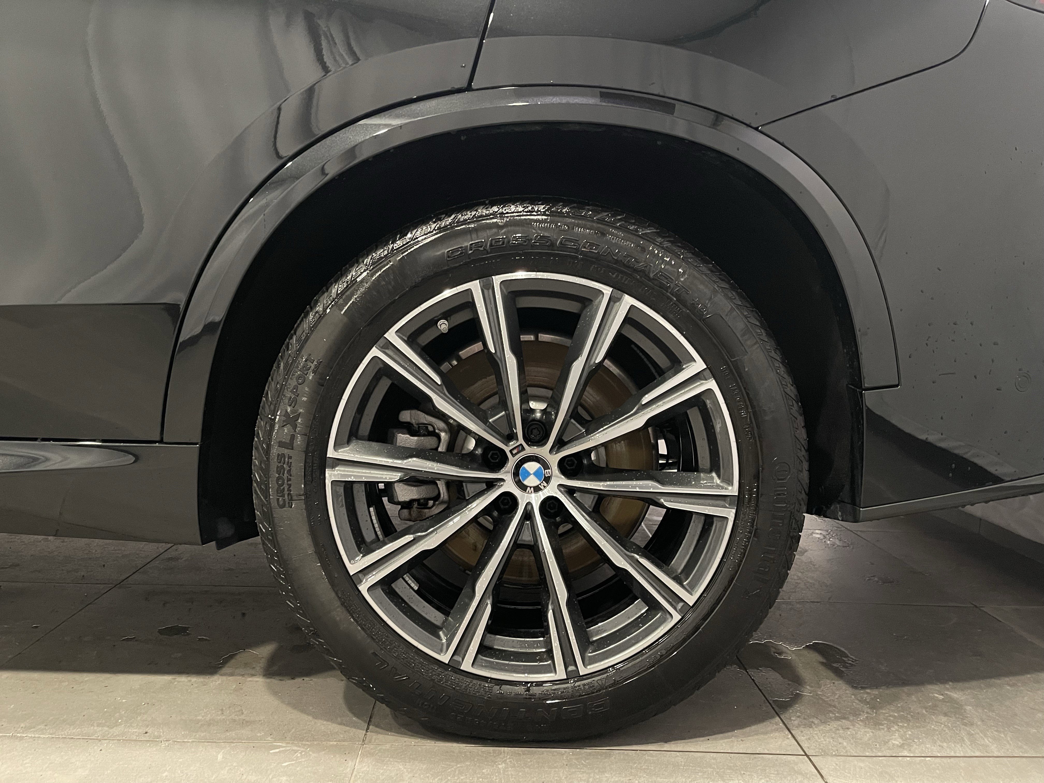 Used 2026 BMW X5 xDrive50e w/ M Sport Package image 8