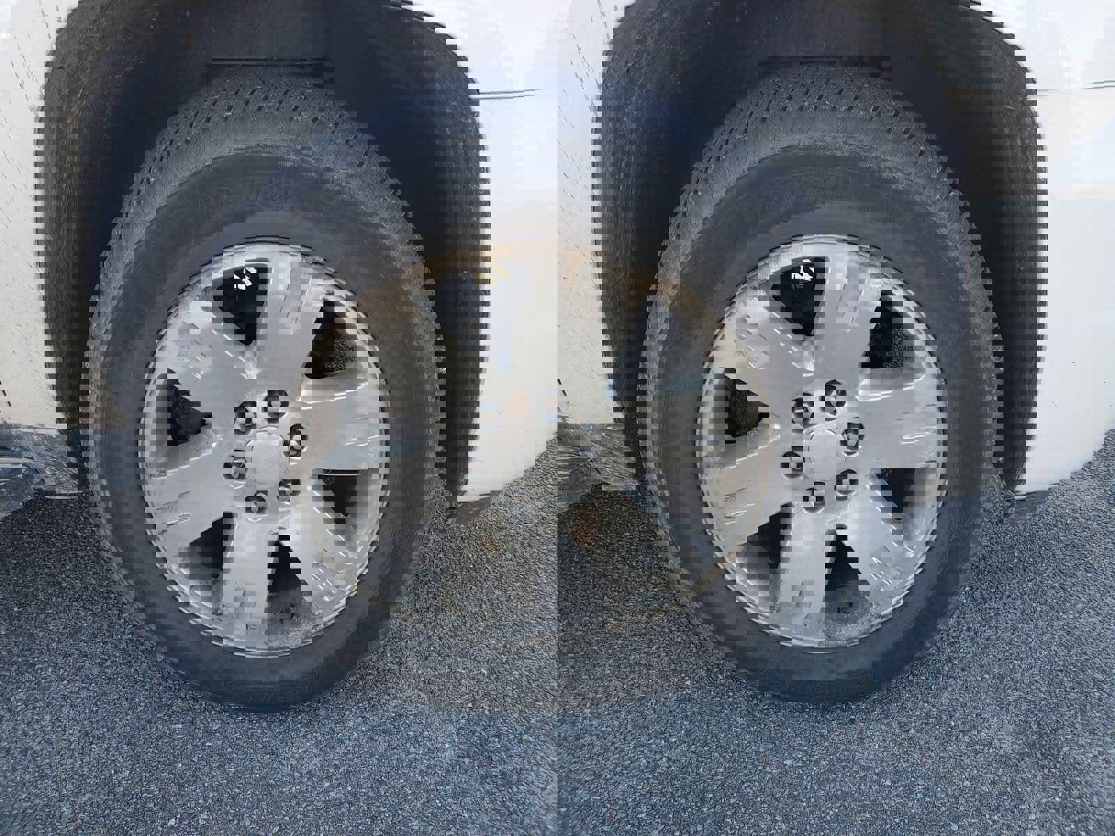 Used 2012 GMC Yukon XL SLT image 4