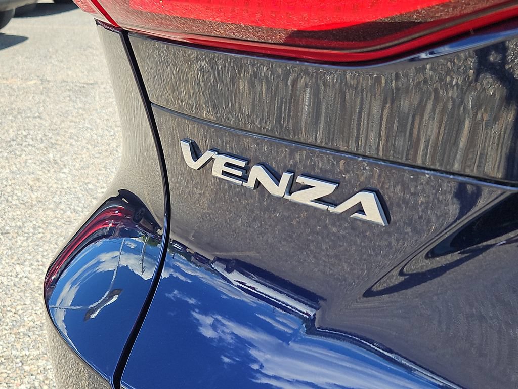 Used 2021 Toyota Venza LE w/ Carpet Mat Package (TMS) AWD/4WD image 12