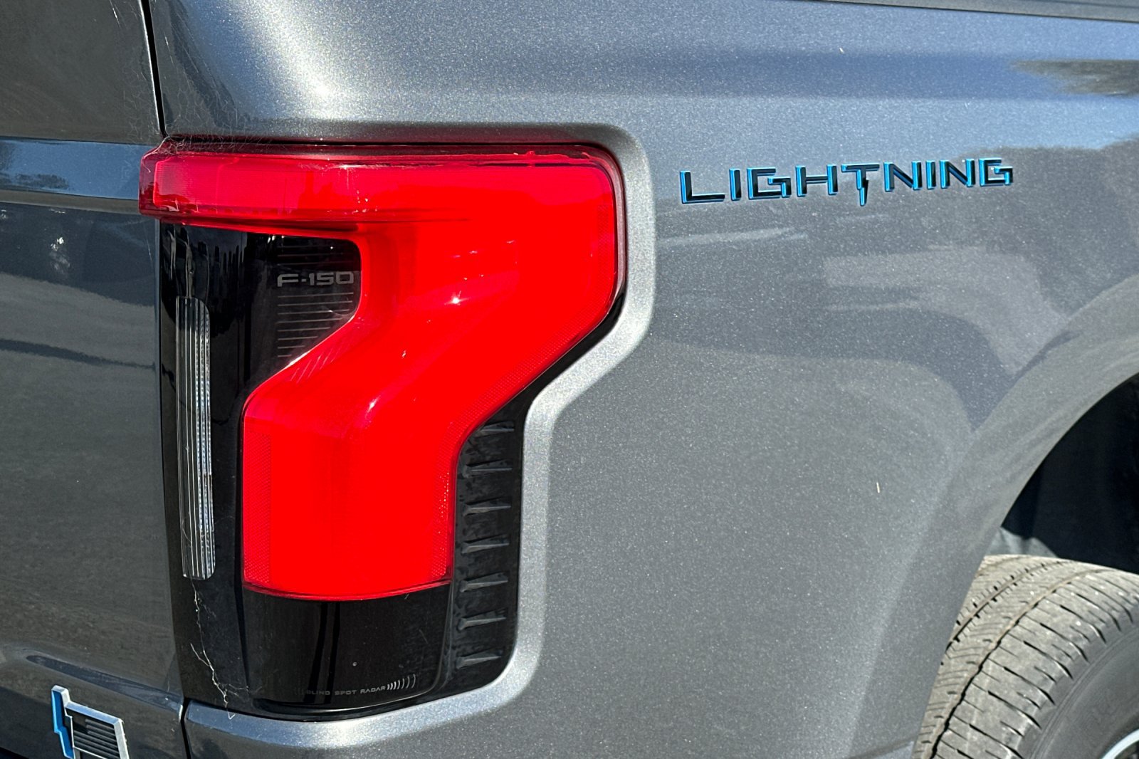 Used 2023 Ford F150 Lightning XLT AWD/4WD image 24