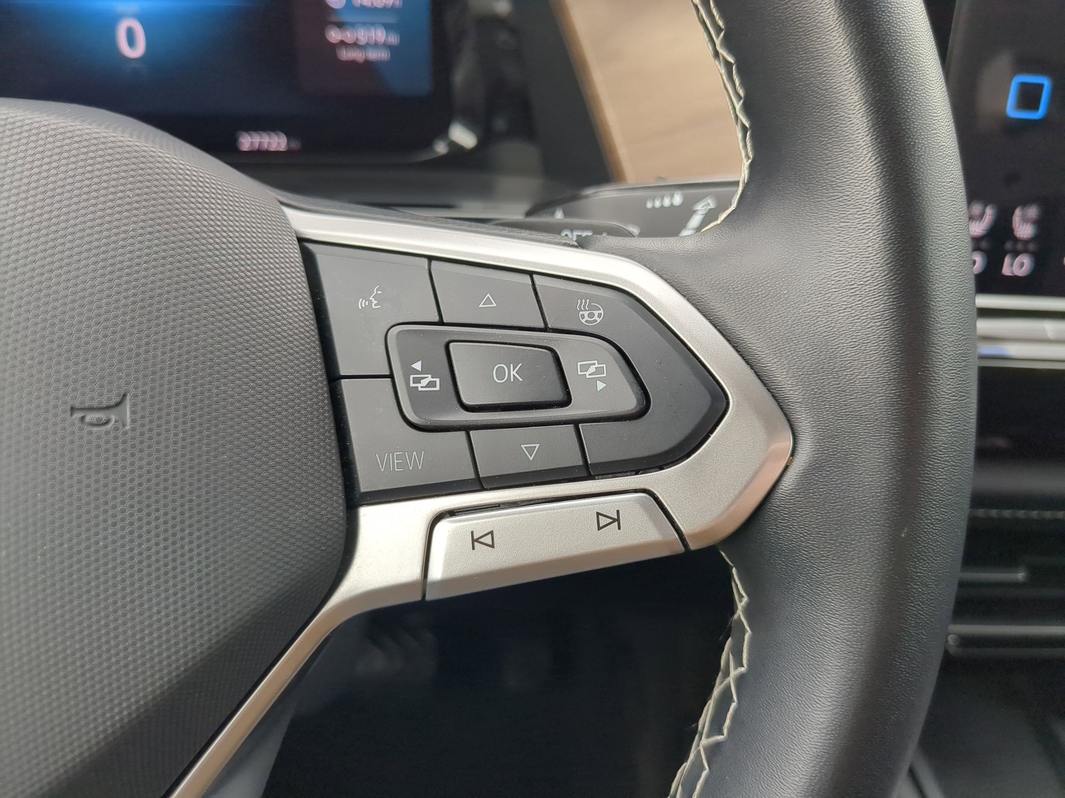 Used 2024 Volkswagen Atlas SE image 20