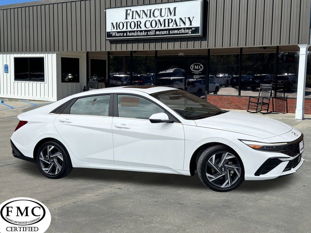 Used 2025 Hyundai Elantra Limited w/ Cargo Package