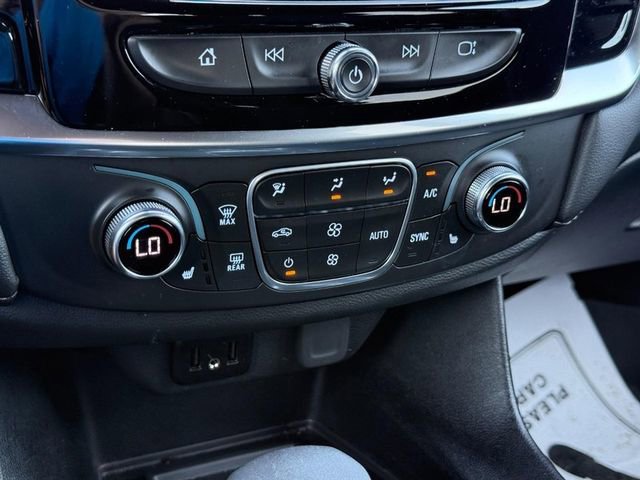 Used 2023 Chevrolet Traverse LT FWD image 19