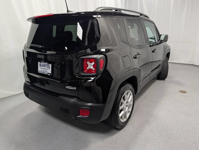Used 2022 Jeep Renegade Latitude w/ Convenience Group AWD/4WD image 3
