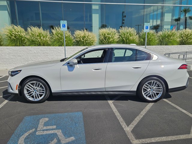 Used 2024 BMW 530i w/ Convenience Package RWD image 9