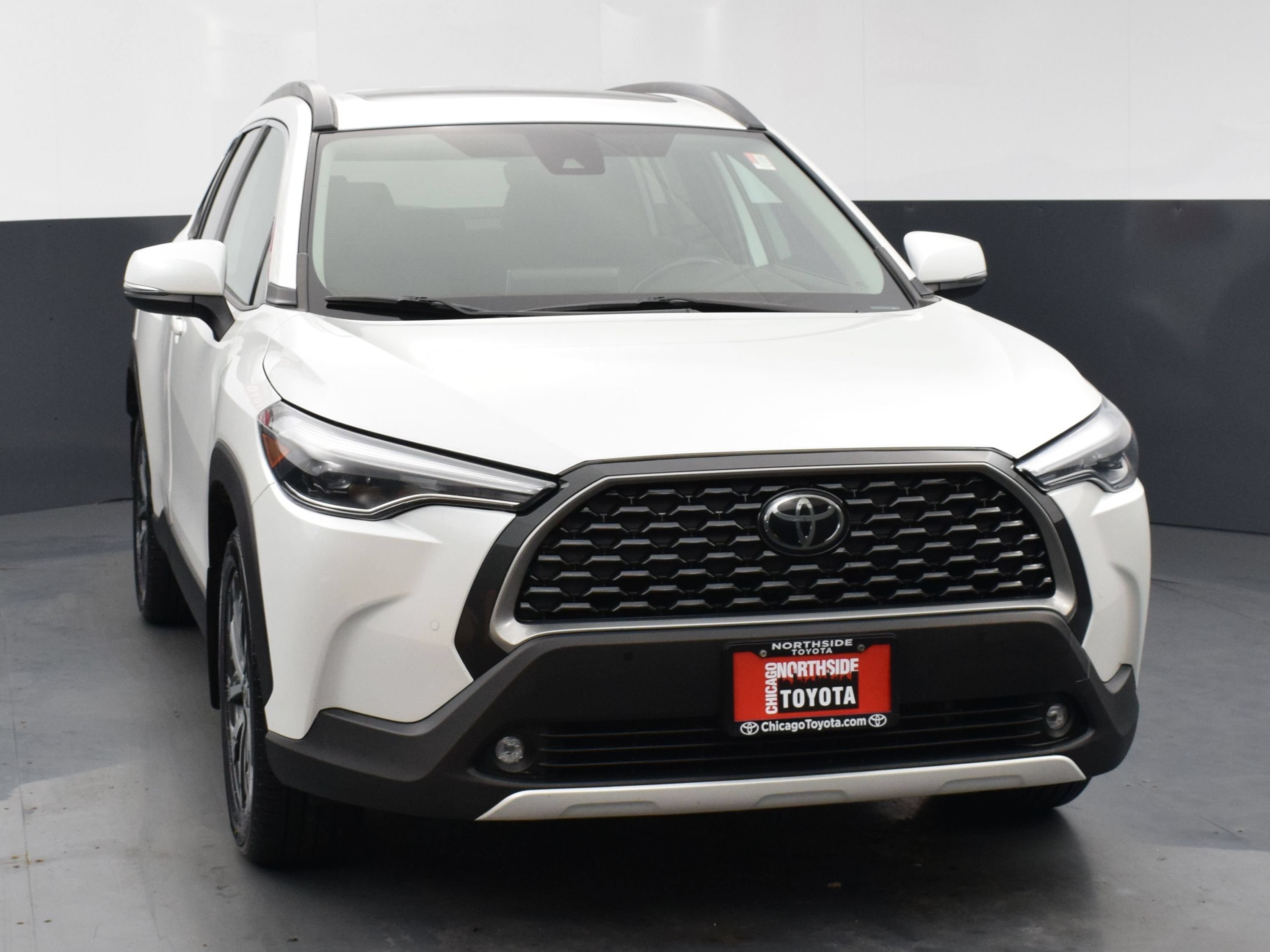 Used 2022 Toyota Corolla Cross XLE w/ Convenience Package AWD/4WD image 7