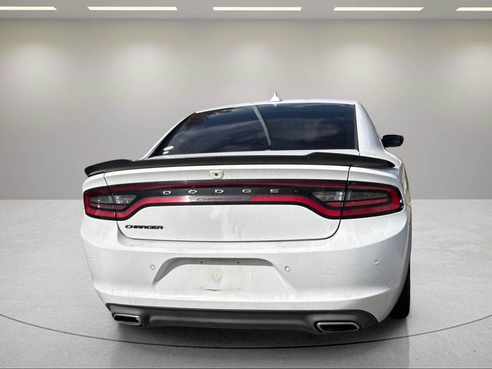 Used 2018 Dodge Charger SXT Plus w/ Blacktop Package RWD image 10