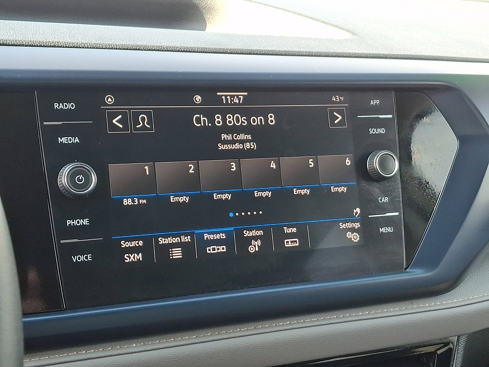 Used 2024 Volkswagen Taos SE image 16