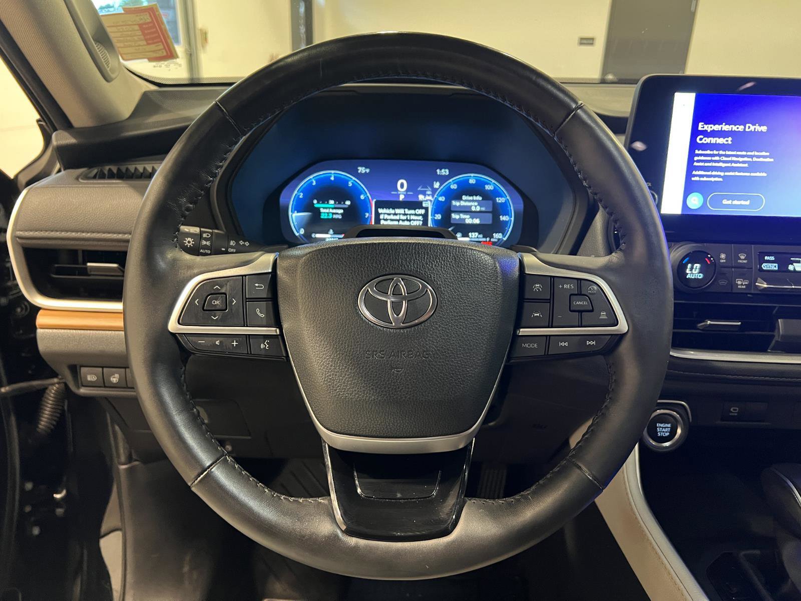 Used 2024 Toyota Grand Highlander AWD image 11