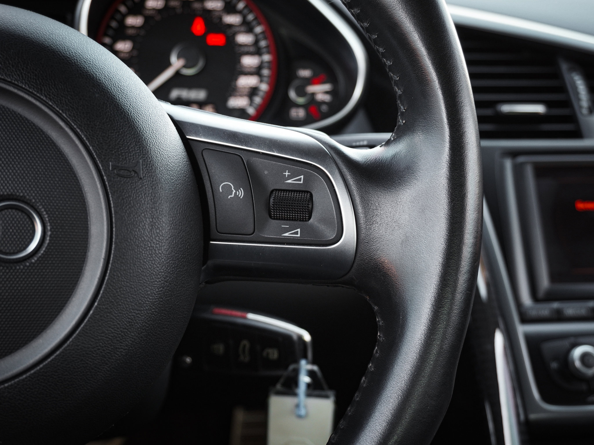 Used 2010 Audi R8 V10 image 23