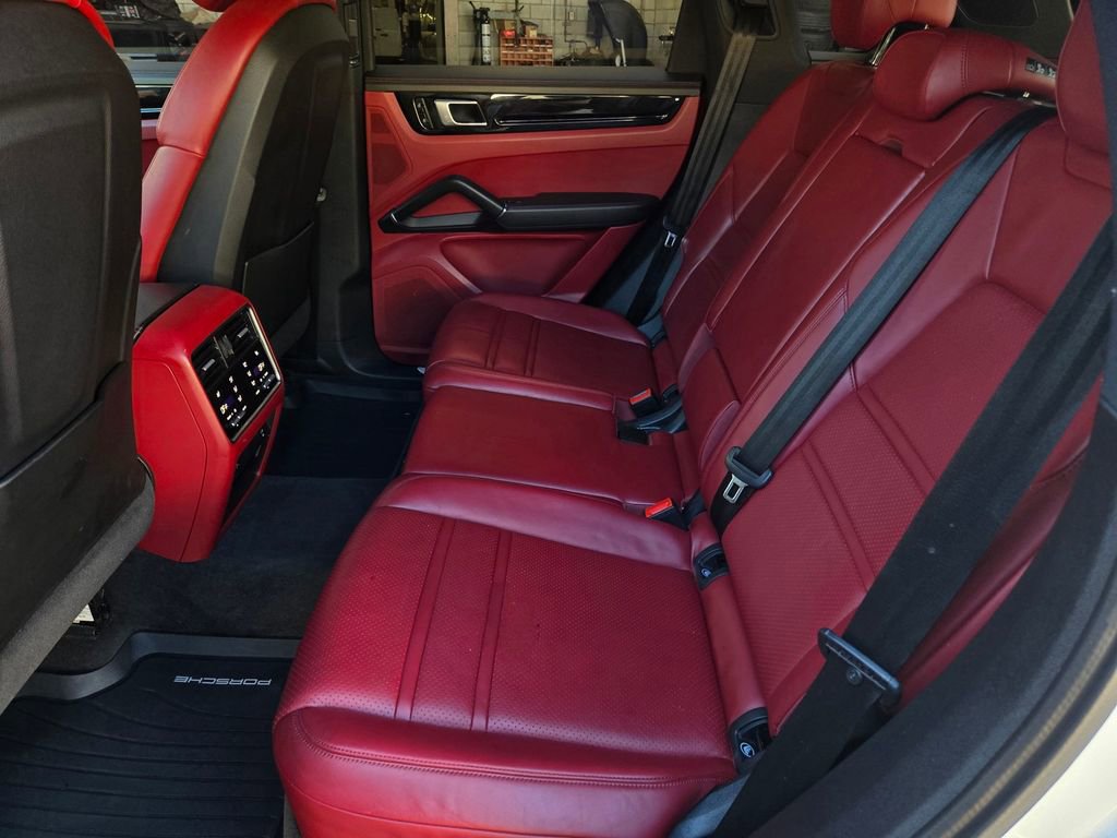 Used 2021 Porsche Cayenne S w/ Premium Package Plus image 14
