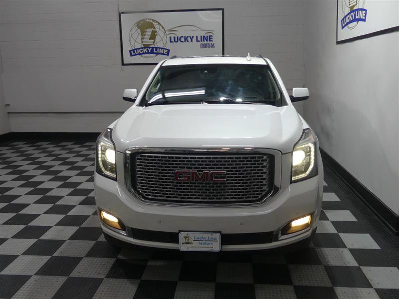Used 2017 GMC Yukon Denali AWD/4WD image 3