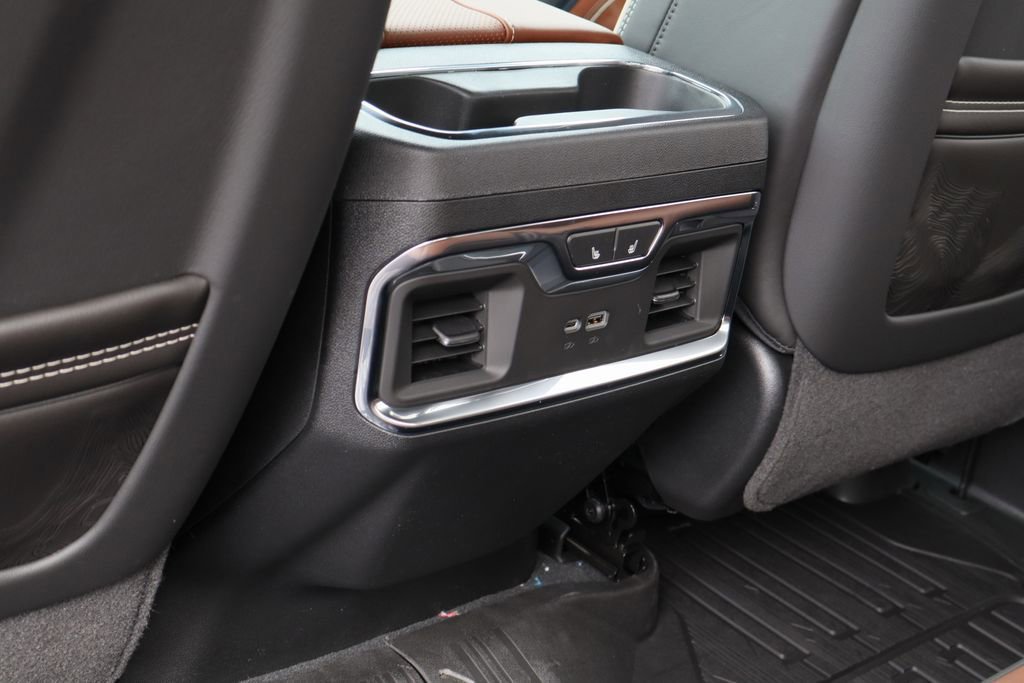 New 2026 GMC Sierra 2500 Denali Ultimate w/ LPO, Black Badging Package AWD/4WD image 24