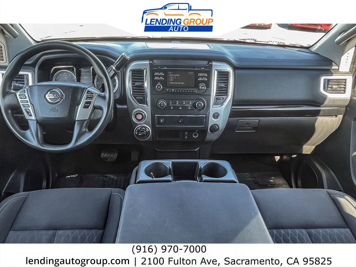 Used 2017 Nissan Titan SV image 11
