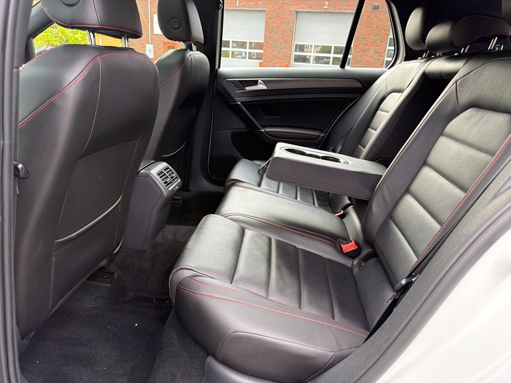 Used 2021 Volkswagen GTI SE FWD image 25