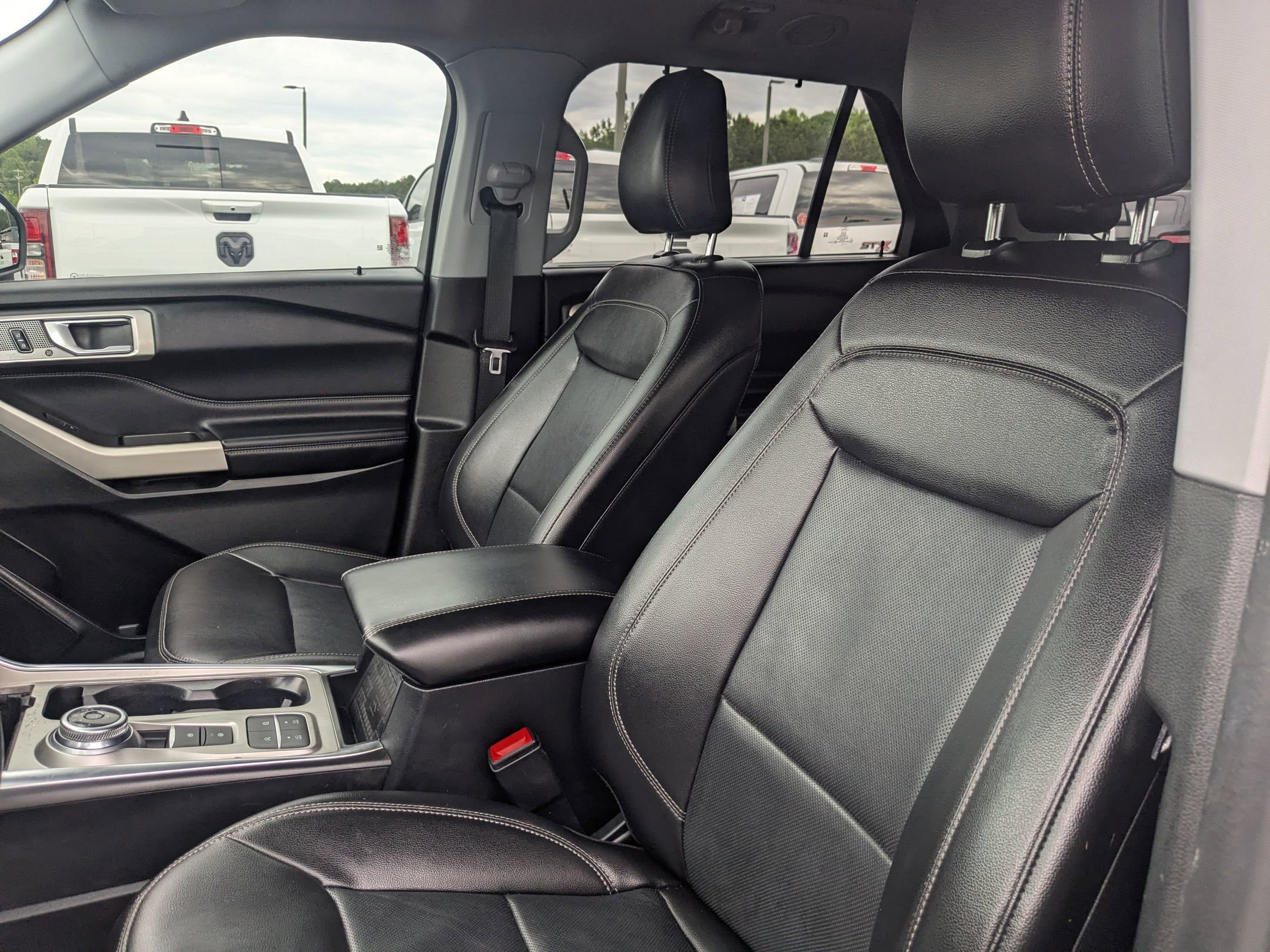 Used 2021 Ford Explorer Limited w/ Equipment Group 301A RWD image 14