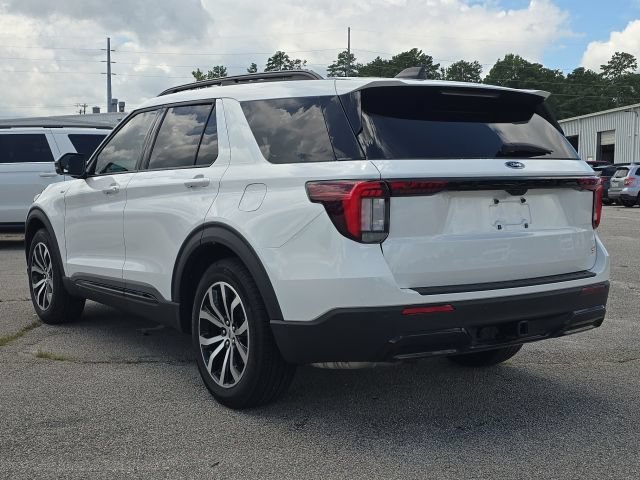 Used 2026 Ford Explorer ST-Line RWD image 3