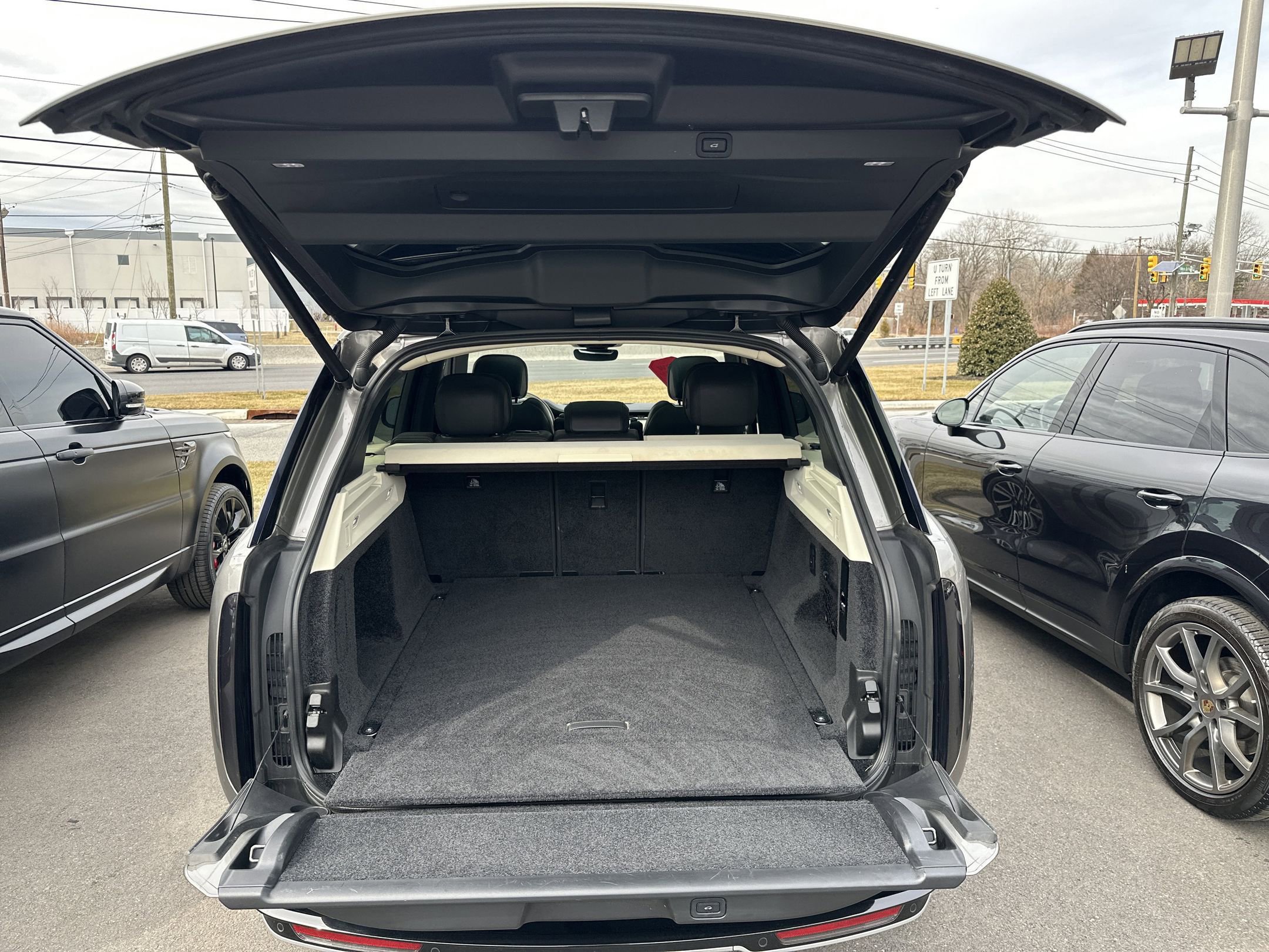 Used 2023 Land Rover Range Rover SE image 26