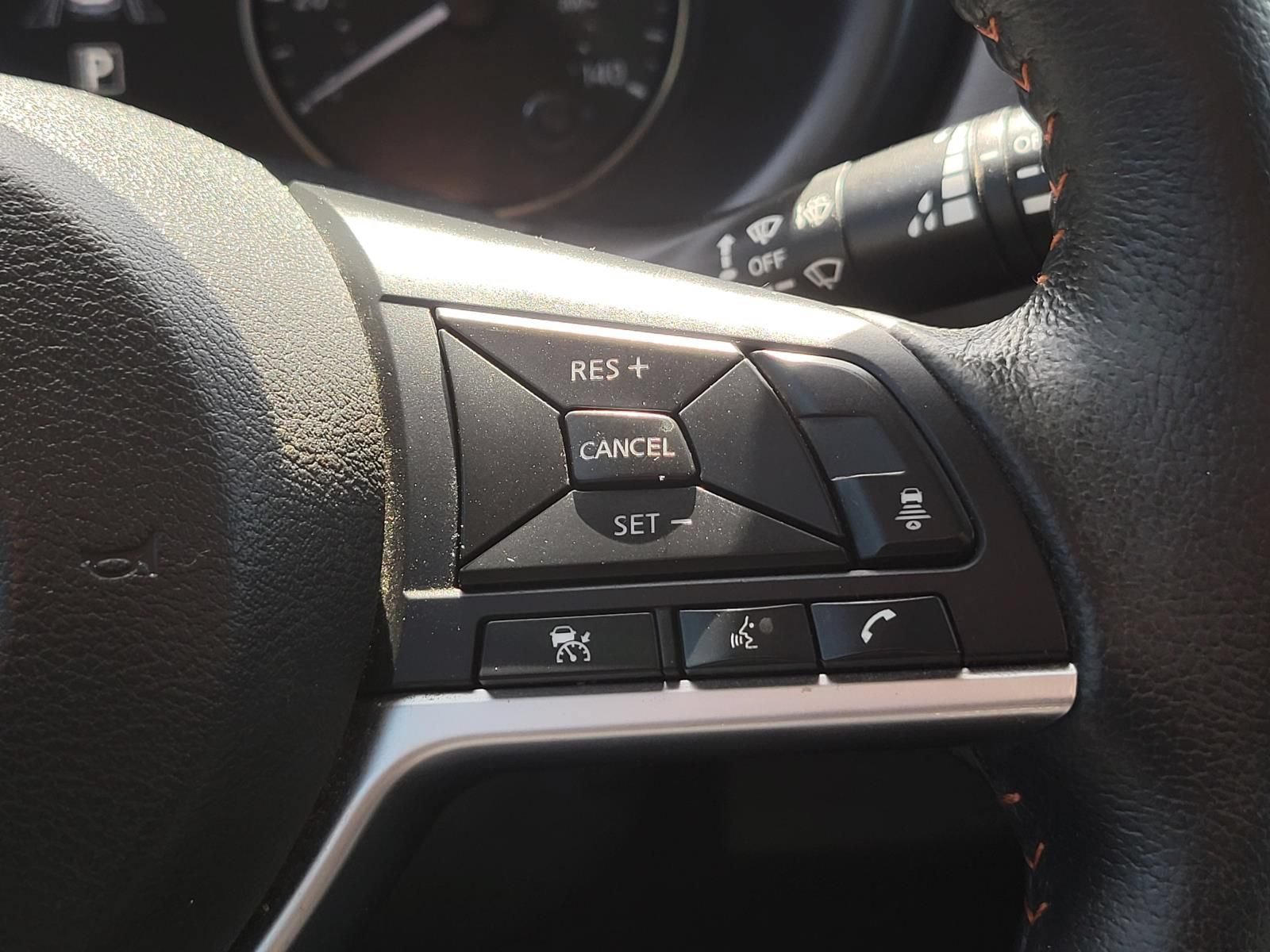 Used 2021 Nissan Kicks SR FWD image 31