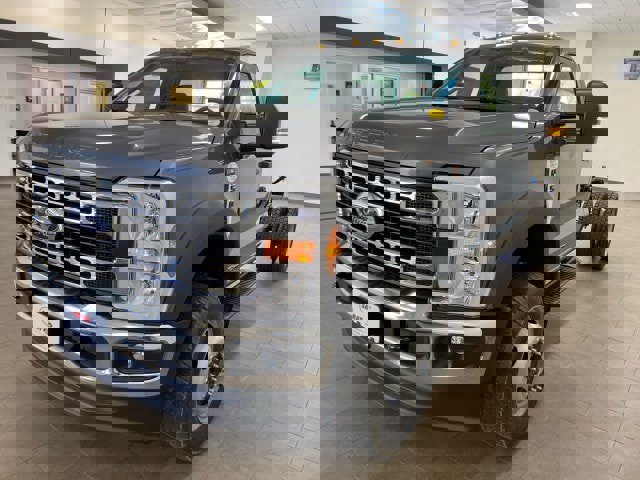 New 2026 Ford F550 4x4 Regular Cab Super Duty image 4