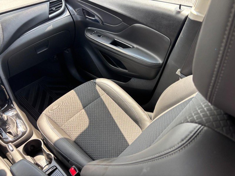 Certified 2022 Buick Encore Preferred AWD/4WD image 14