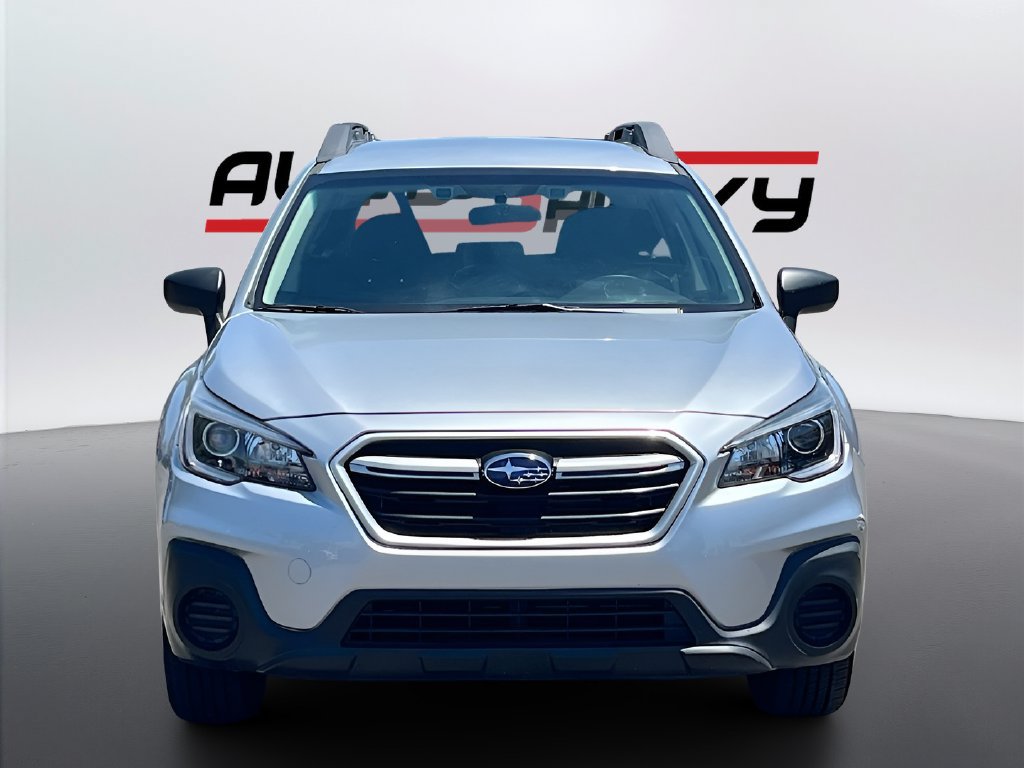 Used 2019 Subaru Outback 2.5i AWD/4WD image 2