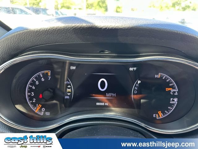 Certified 2022 Jeep Grand Cherokee Laredo X AWD/4WD image 38