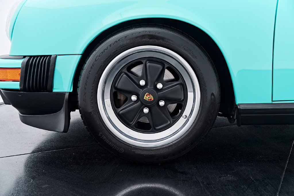 Used 1988 Porsche 911 Carrera RWD image 5