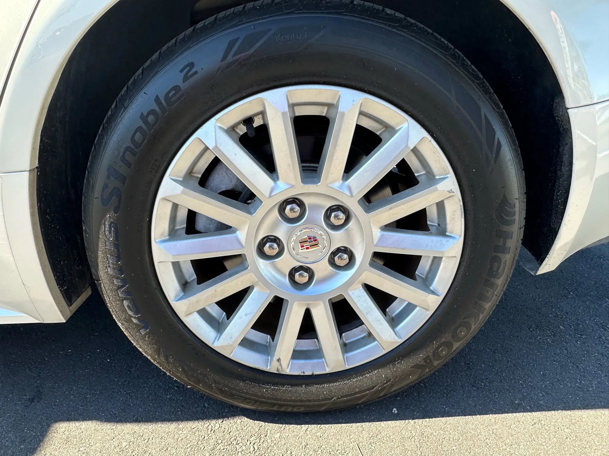 Used 2011 Cadillac CTS Luxury RWD image 13