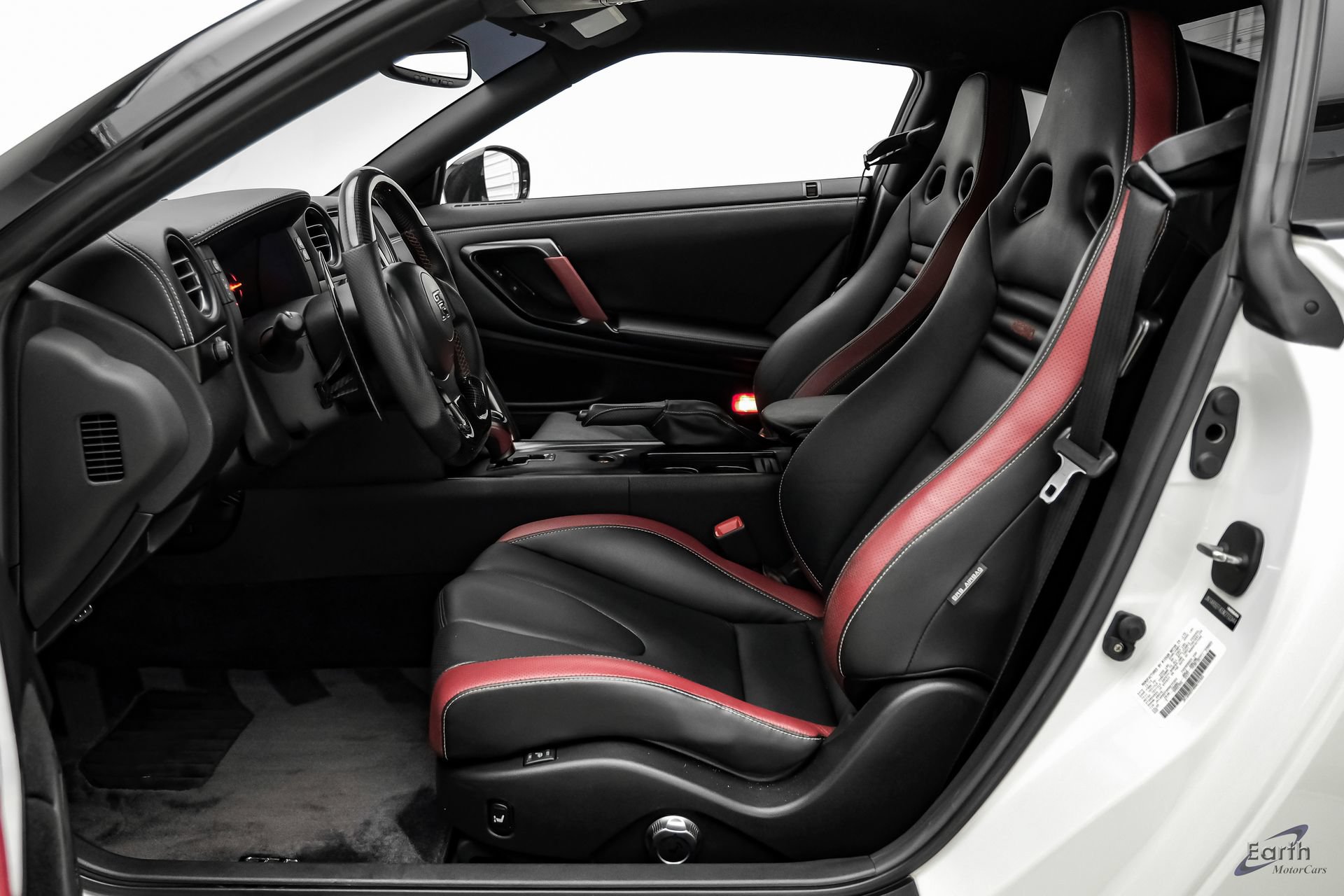 Used 2014 Nissan GT-R Black Edition AWD/4WD image 45