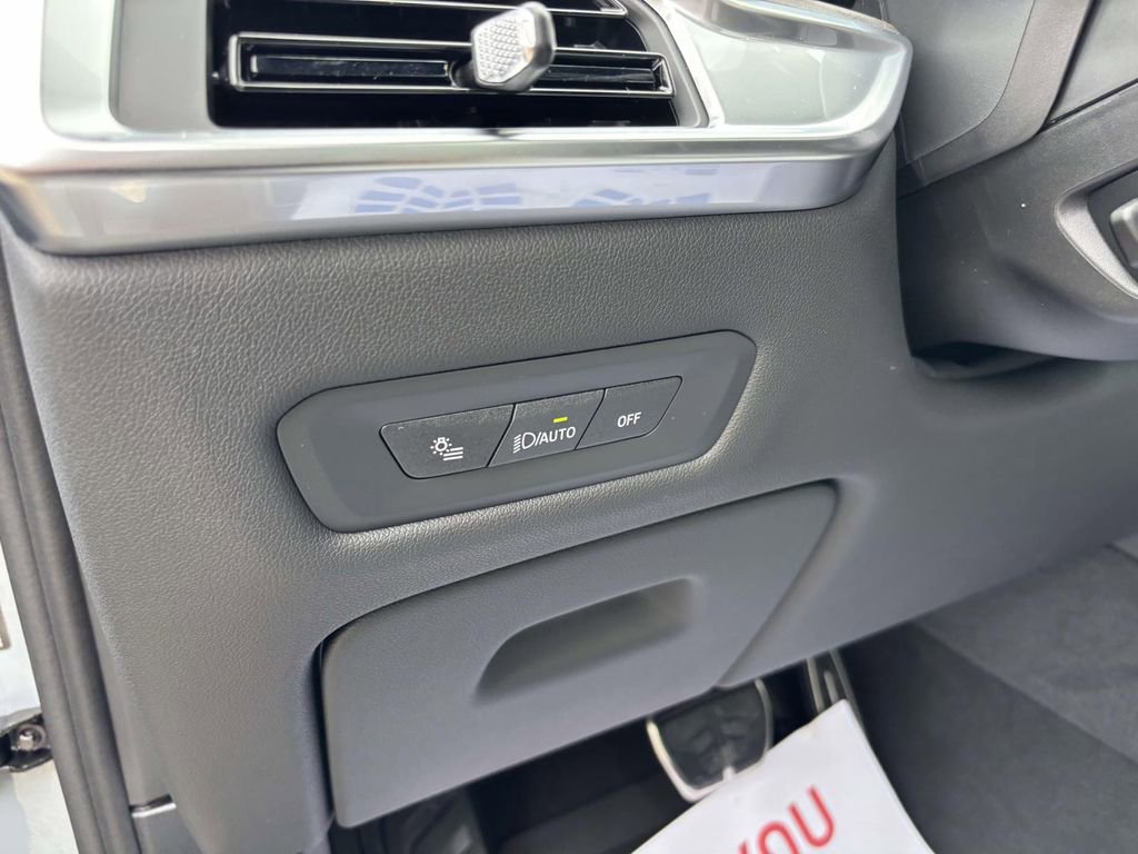 New 2026 BMW X5 xDrive40i w/ M Sport Package image 12