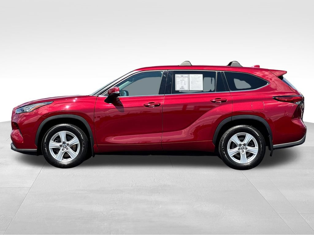Used 2020 Toyota Highlander LE AWD/4WD image 4