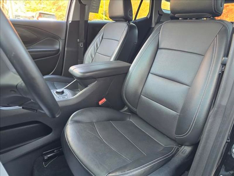 Certified 2023 GMC Terrain SLT image 25