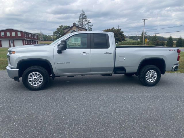 Used 2022 Chevrolet Silverado 2500 LT w/ Convenience Package image 2