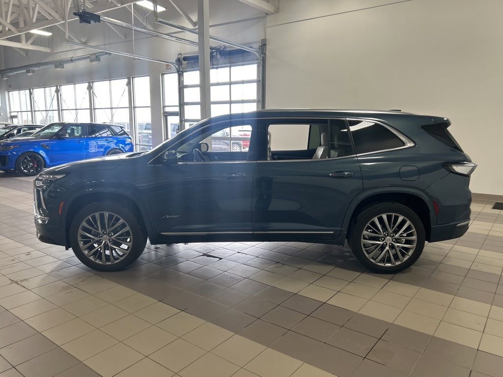 Used 2025 Buick Enclave Avenir w/ Super Cruise Package image 2