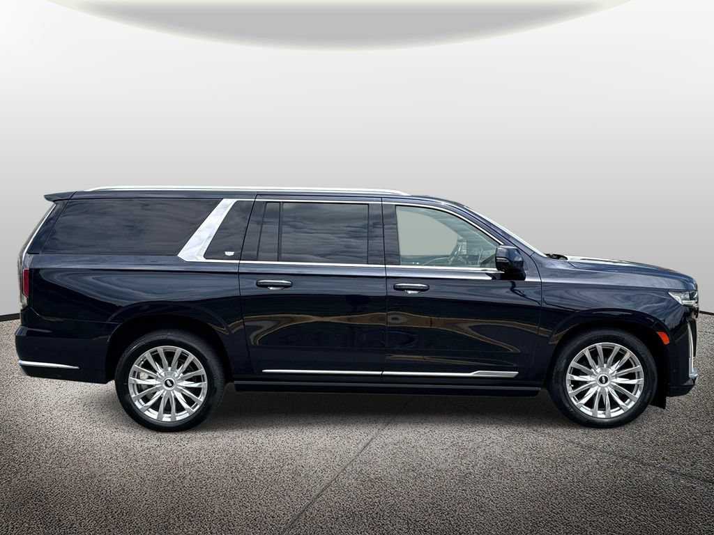 Used 2021 Cadillac Escalade ESV Premium Luxury w/ Driver Assist Tech Package AWD/4WD image 4