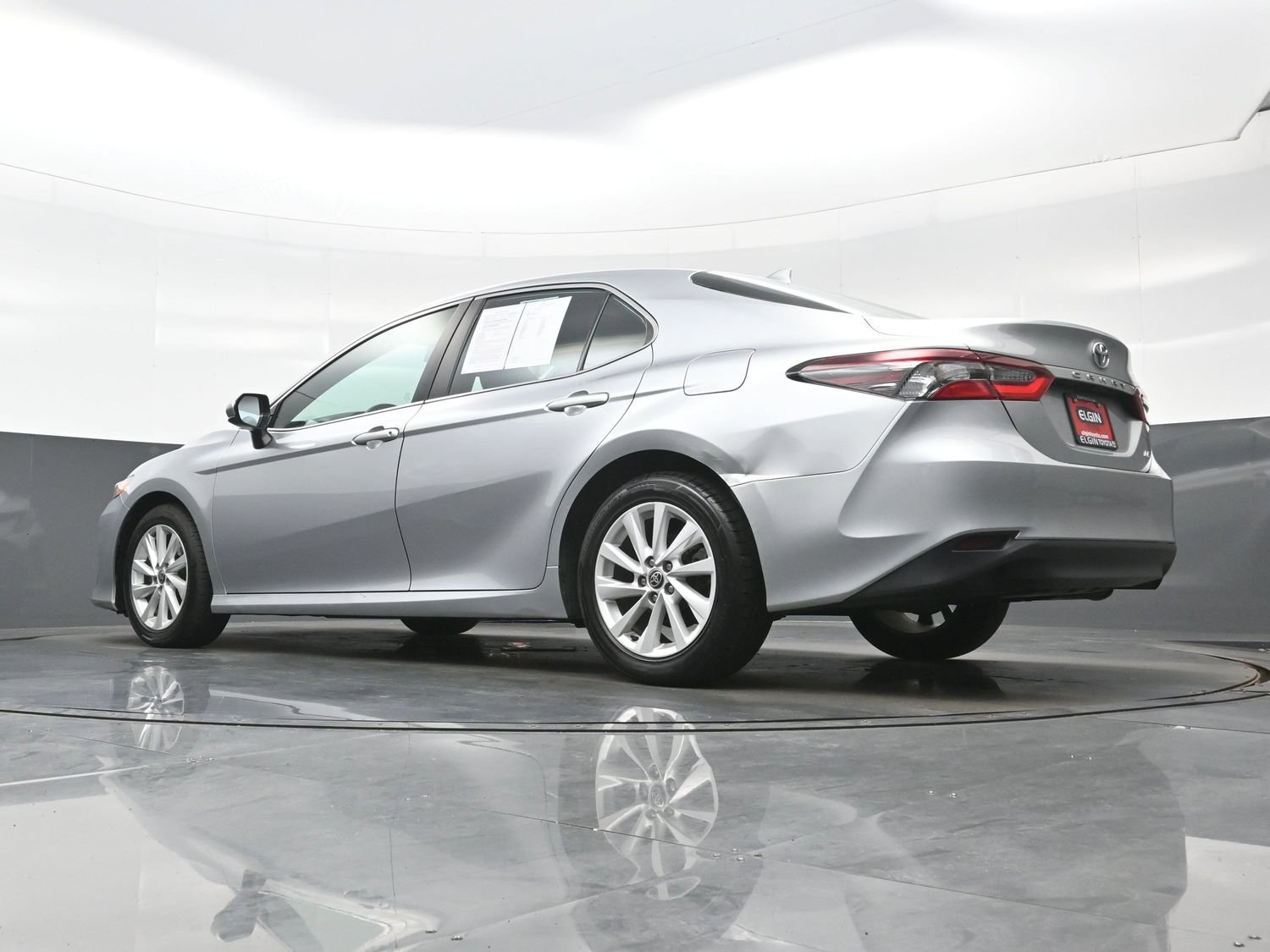 Used 2022 Toyota Camry LE FWD image 30