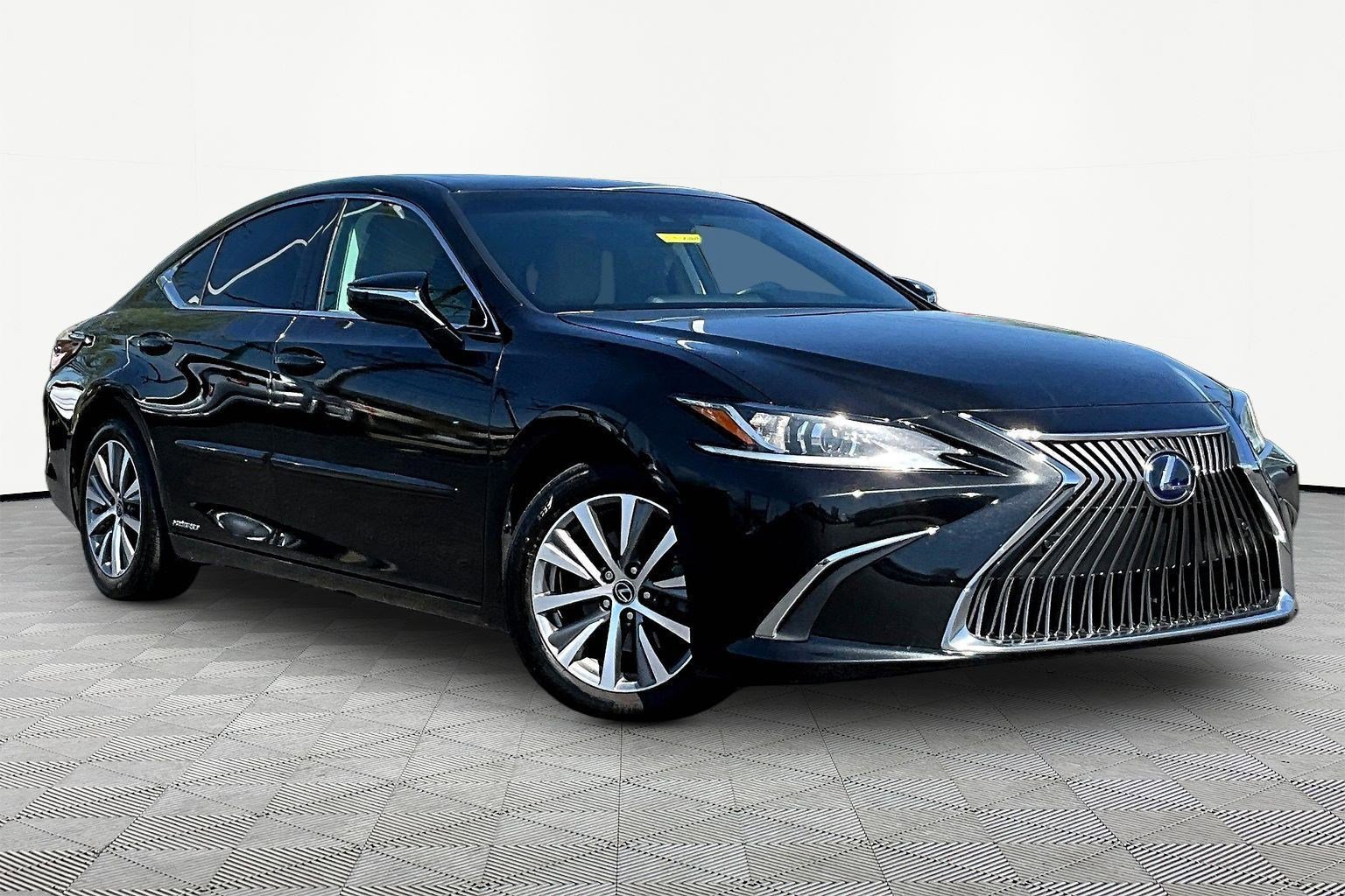 Used 2021 Lexus ES 300h w/ Premium Package image 3