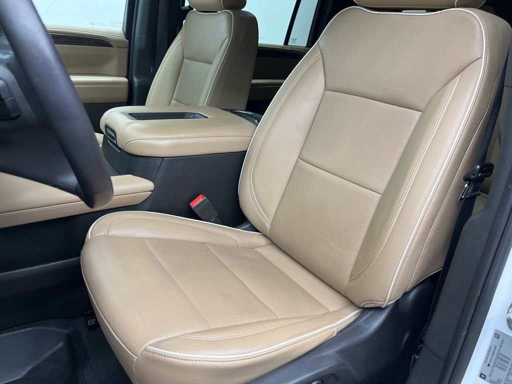 Used 2021 Chevrolet Suburban Premier w/ Premium Package image 21