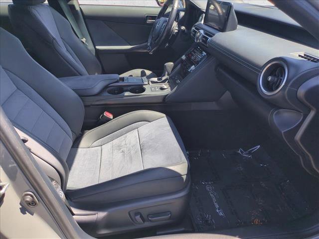 Used 2022 Lexus IS 500 RWD image 22