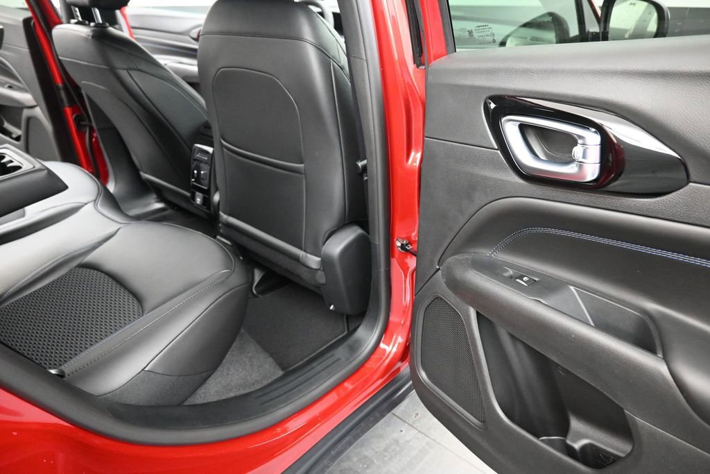 New 2026 Jeep Compass Latitude AWD/4WD image 18