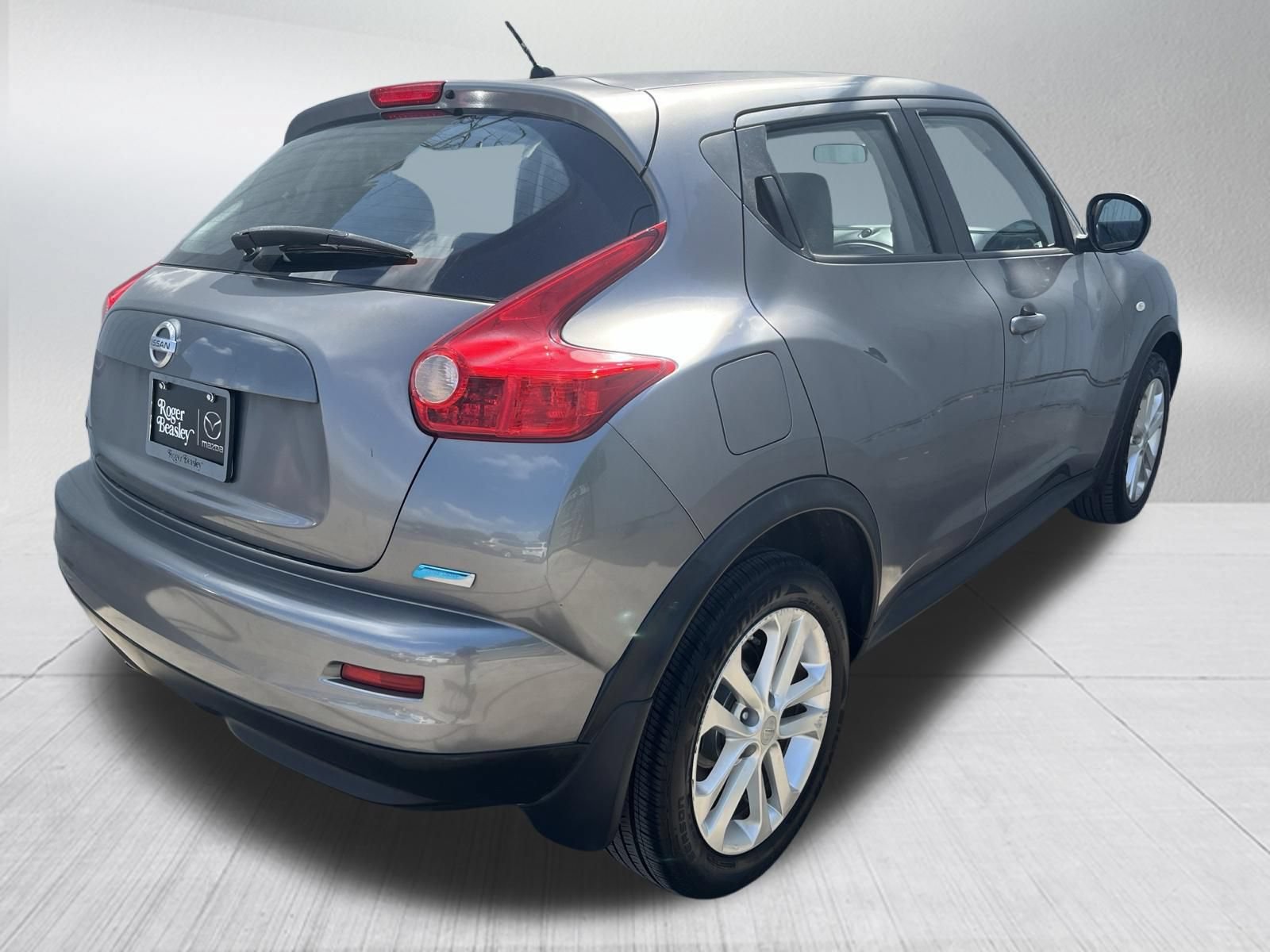 Used 2014 Nissan Juke S FWD image 9
