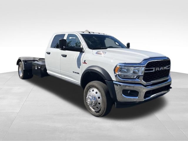 Used 2022 RAM 5500 Tradesman w/ Chrome Appearance Group AWD/4WD image 3