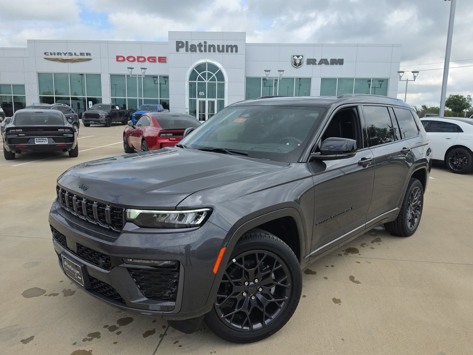 New 2026 Jeep Grand Cherokee L Summit w/ Obsidian Package