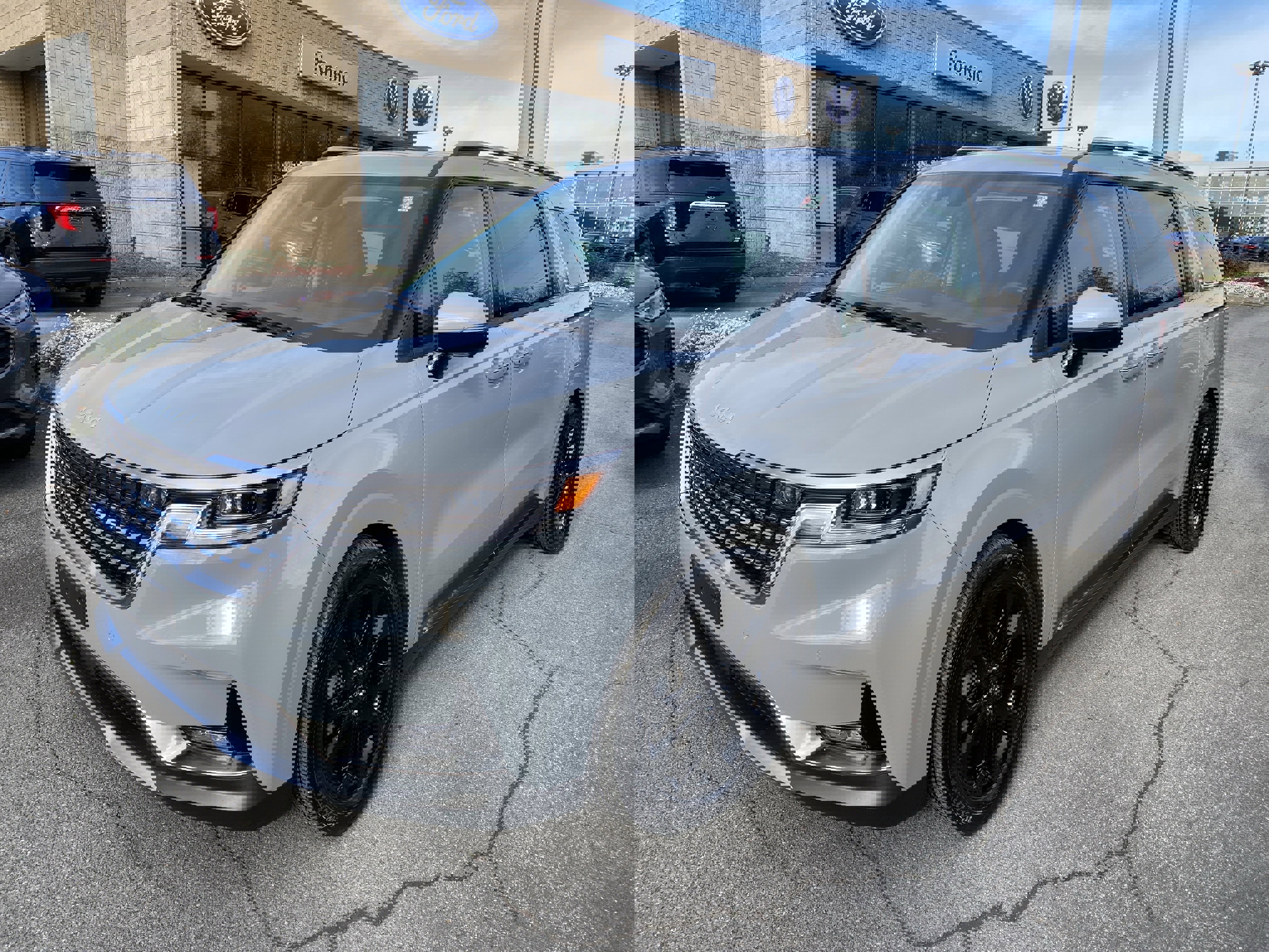 Used 2024 Kia Carnival SX Prestige image 4